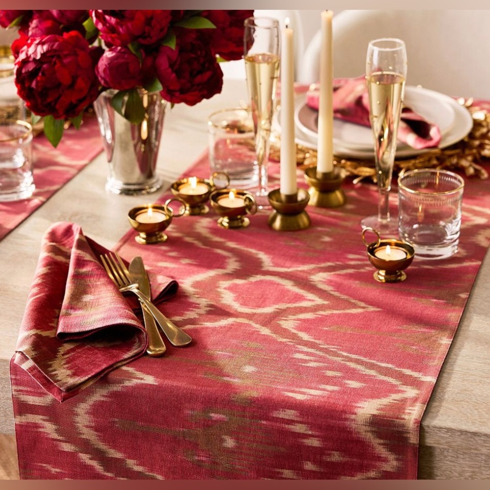 Pottery Barn Turica table ranner